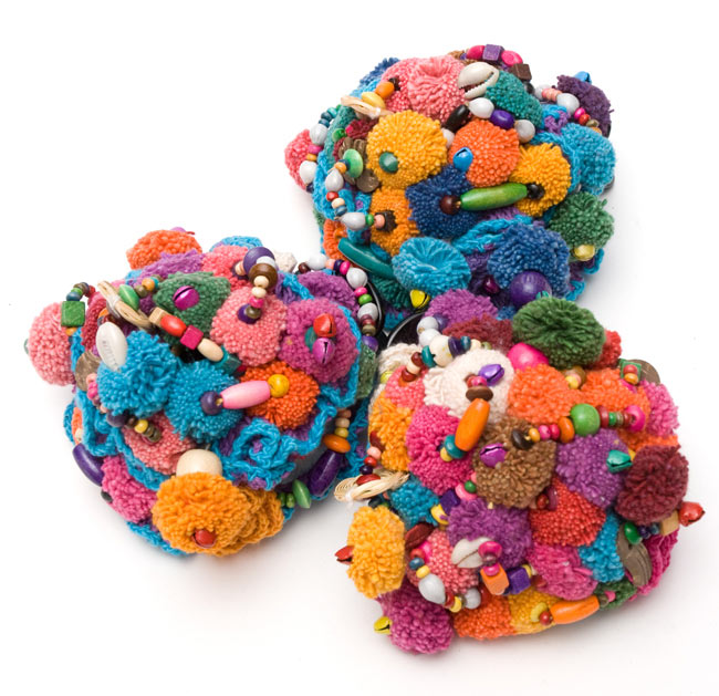 モン族鈴付きぽんぽんヘアクリップ - 水色ステッチ 4 - アソート内容はこんな感じです。