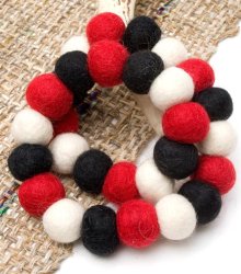 〔50cm〕★犬の首輪・猫首輪★手作りフェルト！ワンにゃんネックレス  - 白×赤×黒系の商品写真