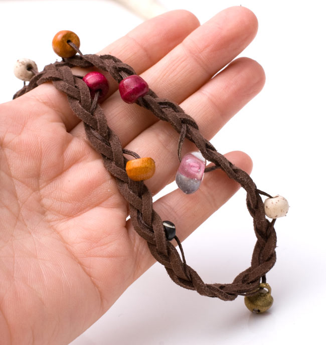 3通り楽しめる!ヒッピーヘアバンド 【茶】の商品写真 5枚目 手に持つとこのくらいのイメージです。