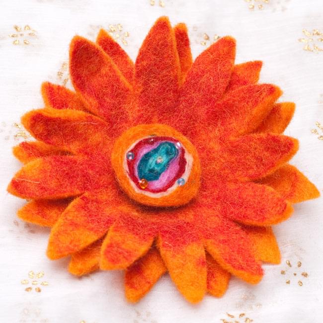 手作りフェルトのお花ブローチ(大) - オレンジ系 の通販 - TIRAKITA.COM