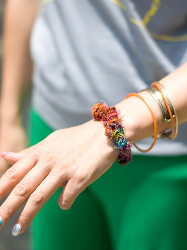 シュシュ ヘアゴム ビーズ カラフル ヘアゴムにちくちくビーズを