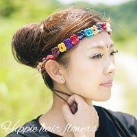 お花モチーフのカラフルヒッピーヘアバンドの商品写真