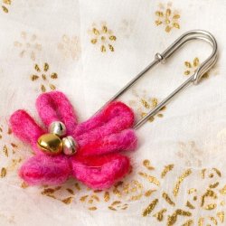 フェルトのお花ブローチ - ピンクの商品写真