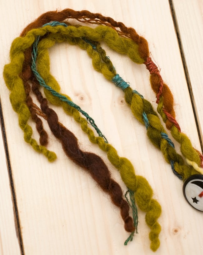 もこもこフェルトのヒッピーヘアバンド - 緑系の商品写真 3枚目 フェルトがカラフルでとっても素敵です。