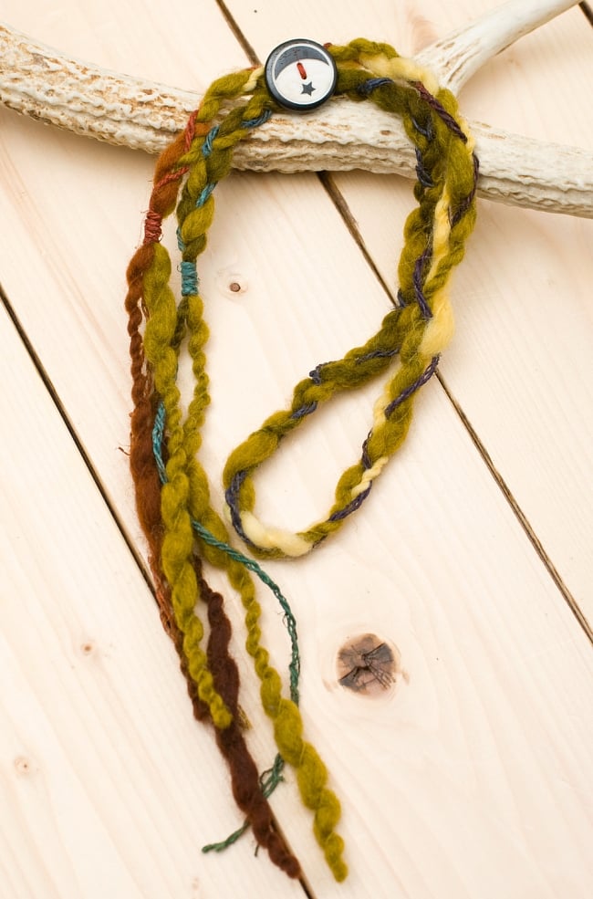 もこもこフェルトのヒッピーヘアバンド - 緑系の商品写真 1枚目 全体の写真です。