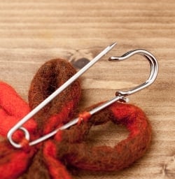 フェルトの大きなお花ブローチ　キルトピン - 赤系 - サブ3