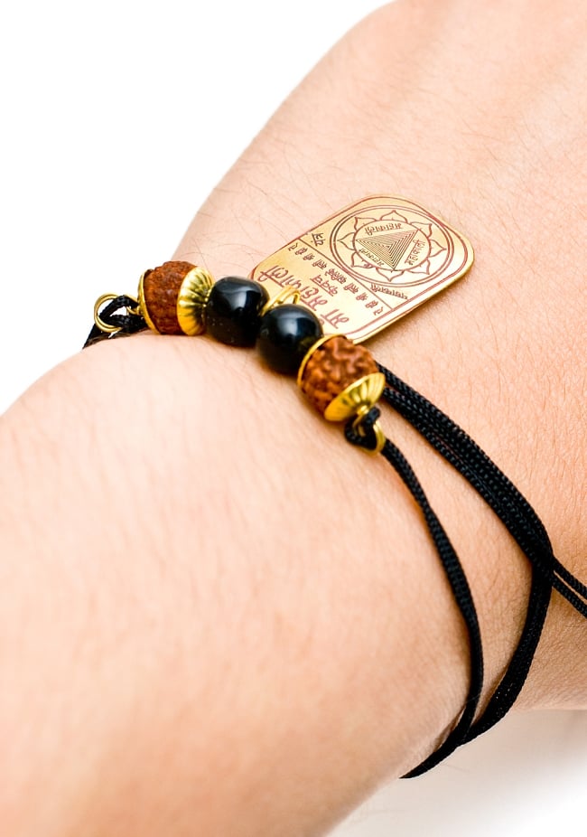 金色のプレート付きカヴァチ 4 - 手につけてみました