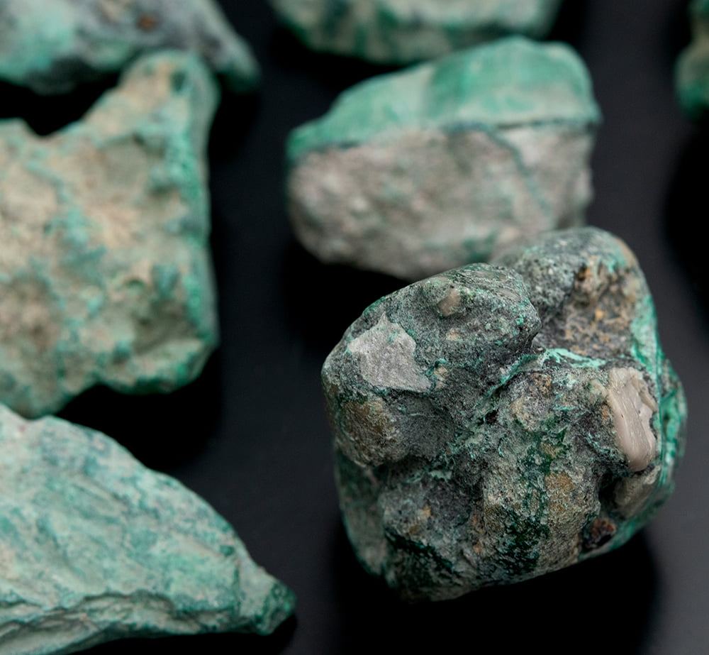 孔雀石】マラカイトの原石[100g] の通販 - TIRAKITA.COM