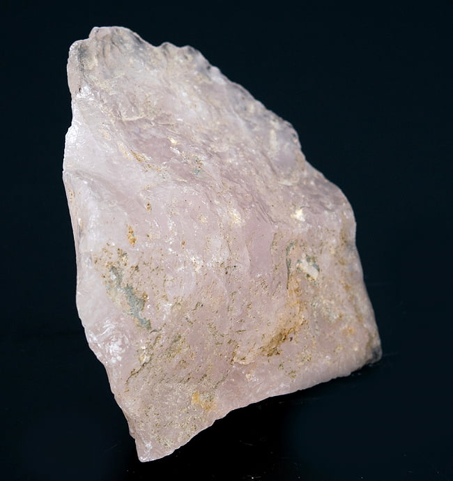ローズ クオーツの原石[114g] 2 - 全体写真です