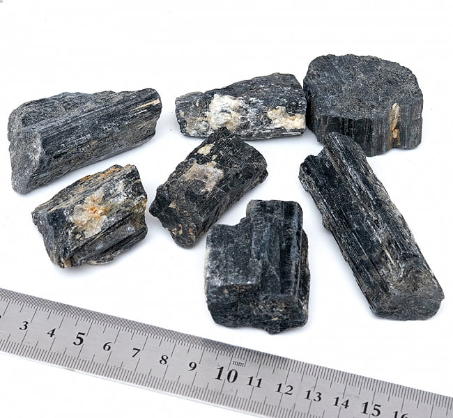 ブラック トルマリンの原石[100g-150gの石 7個セット 計:537g] 4 - お送りするトルマリンです