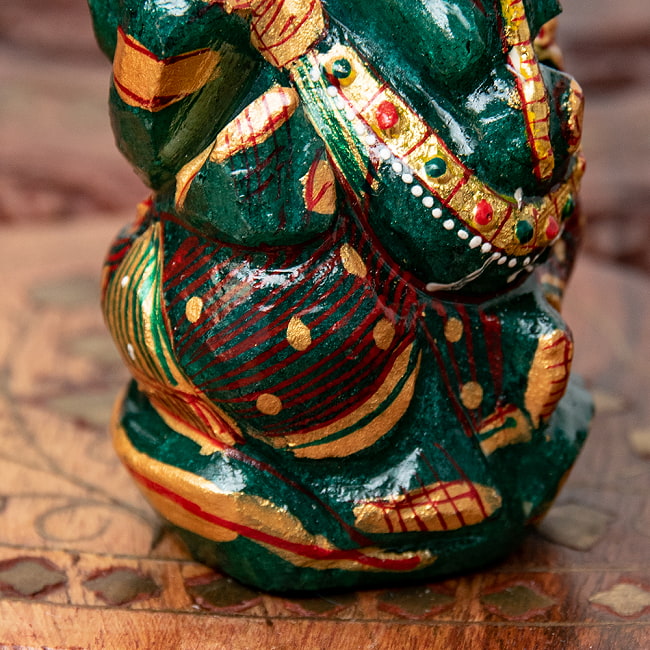 【一点物】手彫りのマルガジ・ガネーシャ（インド翡翠） - 約119g 5 - 別の箇所を見てみました。