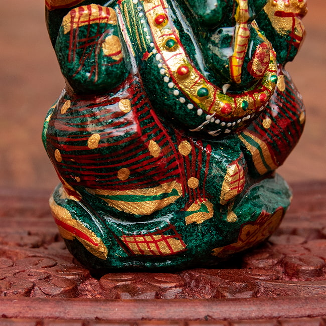 【一点物】手彫りのマルガジ・ガネーシャ（インド翡翠） - 約153g 5 - 別の箇所を見てみました。