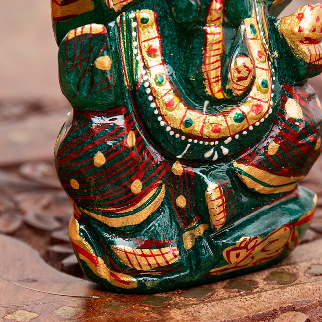 【一点物】手彫りのマルガジ・ガネーシャ（インド翡翠） - 約148g 5 - 別の箇所を見てみました。