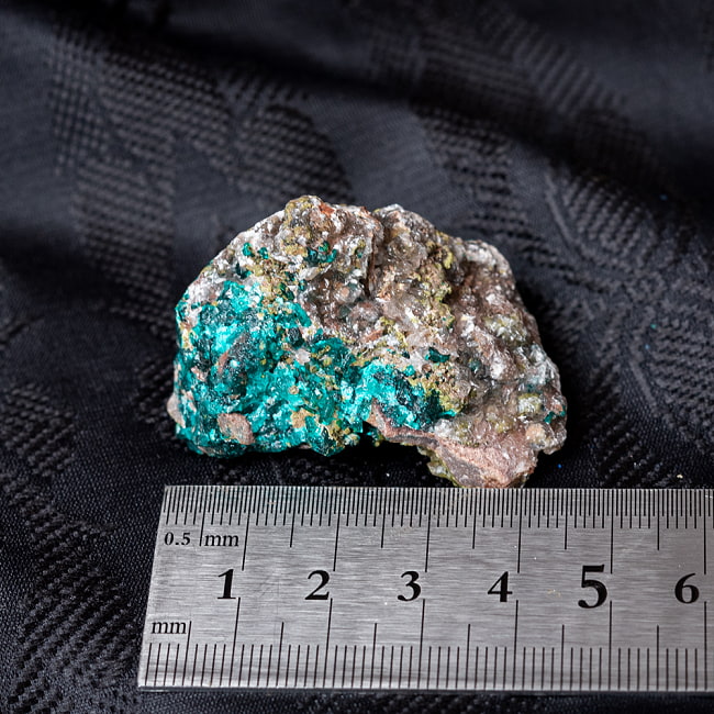 〔一点物〕ダイオプテーズ　翠銅鉱　原石　天然石　コンゴ産〔36g〕 5 - ものさしとのサイズ比較です
