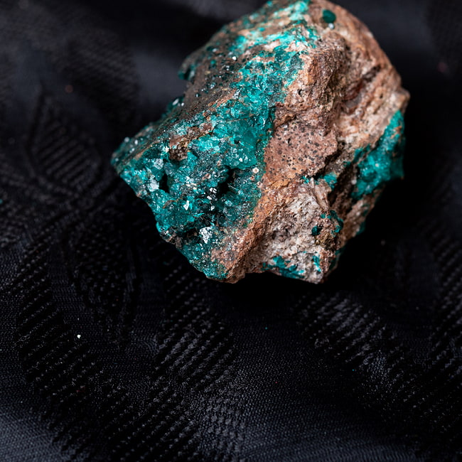 〔一点物〕ダイオプテーズ　翠銅鉱　原石　天然石　コンゴ産〔72g〕 3 - 拡大写真です