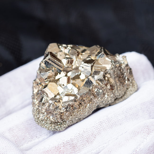一点物〕パイライト 黄鉄鉱 原石 天然石 スペイン産〔72g〕 の通販