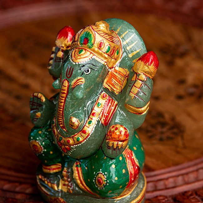 【一点物・天然石】手彫りのアングリ・ガネーシャ(インド翡翠) - 約10.5cm 3 - 別の角度から見てみました。