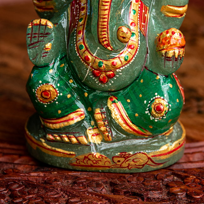 【一点物・天然石】手彫りのアングリ・ガネーシャ(インド翡翠) - 約10.5cm 5 - 別の箇所を見てみました。