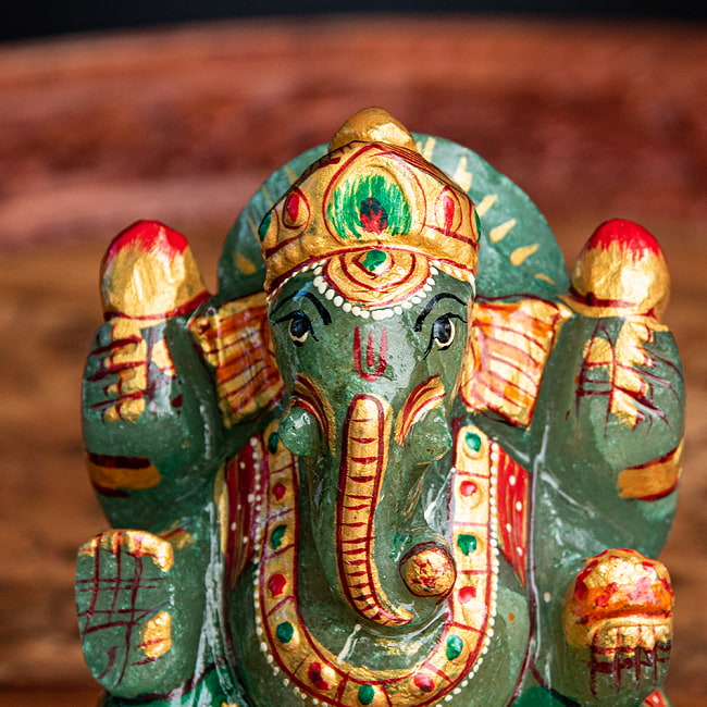【一点物・天然石】手彫りのアングリ・ガネーシャ(インド翡翠) - 約10.5cm 2 - 斜めから見てみました。