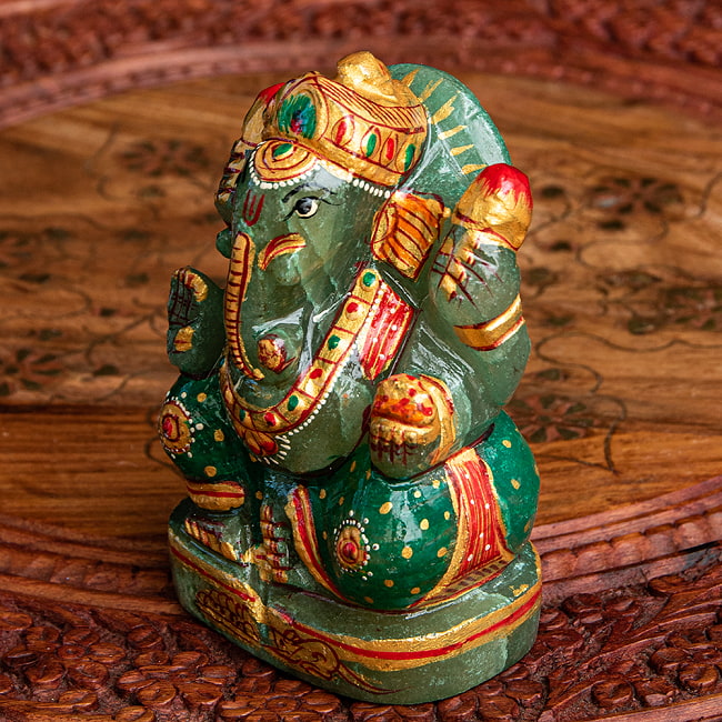【一点物・天然石】手彫りのアングリ・ガネーシャ(インド翡翠) - 約10.5cm 3 - 別の角度から見てみました。