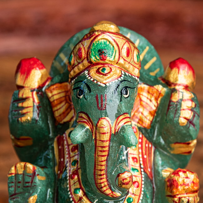【一点物・天然石】手彫りのアングリ・ガネーシャ(インド翡翠) - 約10.5cm 2 - 斜めから見てみました。