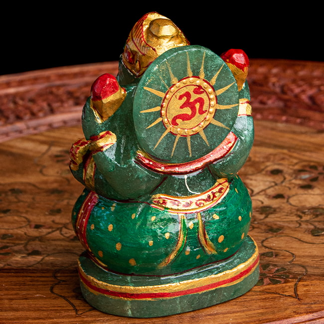 【一点物・天然石】手彫りのアングリ・ガネーシャ(インド翡翠) - 約10.5cm 6 - 背中側も美しくペイントされています。