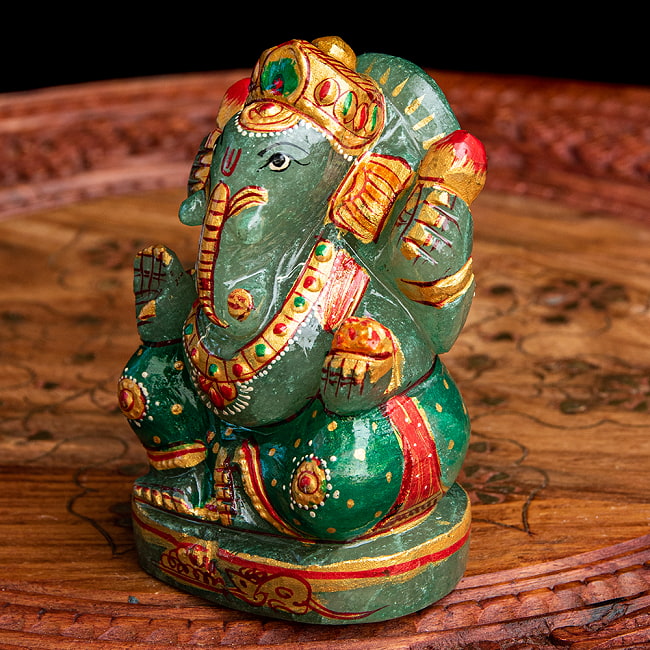 【一点物・天然石】手彫りのアングリ・ガネーシャ（インド翡翠） - 約10.5cm 3 - 別の角度から見てみました。