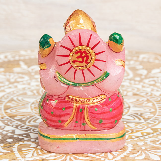 【一点物・天然石】手彫りのローズ・ガネーシャ(紅水晶) - 約9.5cm 6 - 背中側も美しくペイントされています。