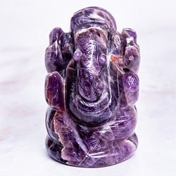 【一点物・天然石】手彫りのジャームニー・ラトナ・ガネーシャ - アメジスト 約150gの商品写真