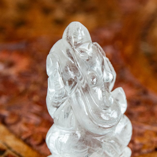 【一点物・天然石】手彫りのクリスタル・ガネーシャ - 水晶 約71g 2 - 細部を見てみました。