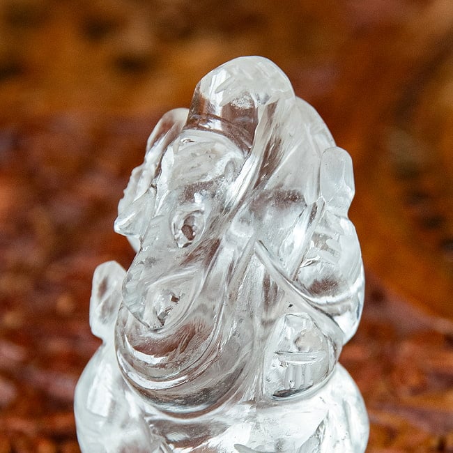 【一点物・天然石】手彫りのクリスタル・ガネーシャ - 水晶 約78g 2 - 細部を見てみました。
