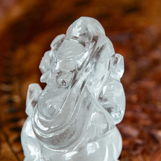 【一点物・天然石】手彫りのクリスタル・ガネーシャ - 水晶 約72g 2 - 細部を見てみました。