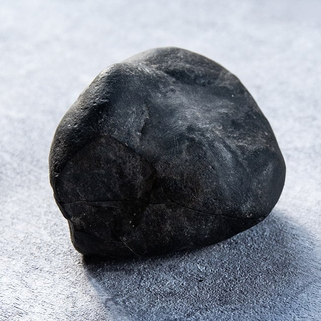 【1点物】シャリグラム ヒンドゥー教の聖石・ヴィシュヌ神の象徴 199g 7 - このようにぴったりと重なり合います。