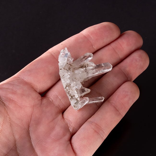 【一点物】 ヒマラヤ水晶原石 【16.5g】クラスター・透明・バーコード・レインボー 7 - このくらいのサイズ感になります