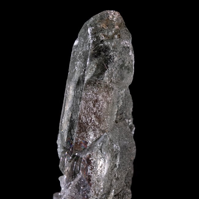 【一点物】 ヒマラヤ水晶原石 【37g】ポイント・クローライト・ルチル・バーコード 6 - 拡大写真です。表面にはクローライトが付着し、ルチルが内包されているのも確認出来ます