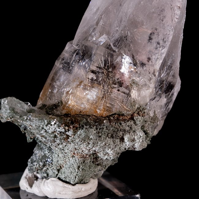 【一点物】 ヒマラヤ水晶原石 【107.5g】ポイント・クローライト・ルチル・セルフヒールド・バーコード 5 - 拡大写真です。ルチルが内包されているのも確認出来ます