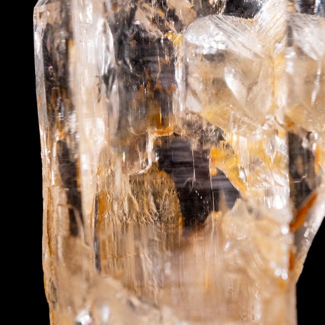 【一点物】 ヒマラヤ水晶原石 【63g】ポイント・透明・レシーバー・バーコード・レインボー・貫入り 4 - 拡大写真です。抜群の透明度で、貫入り部分も確認出来ます