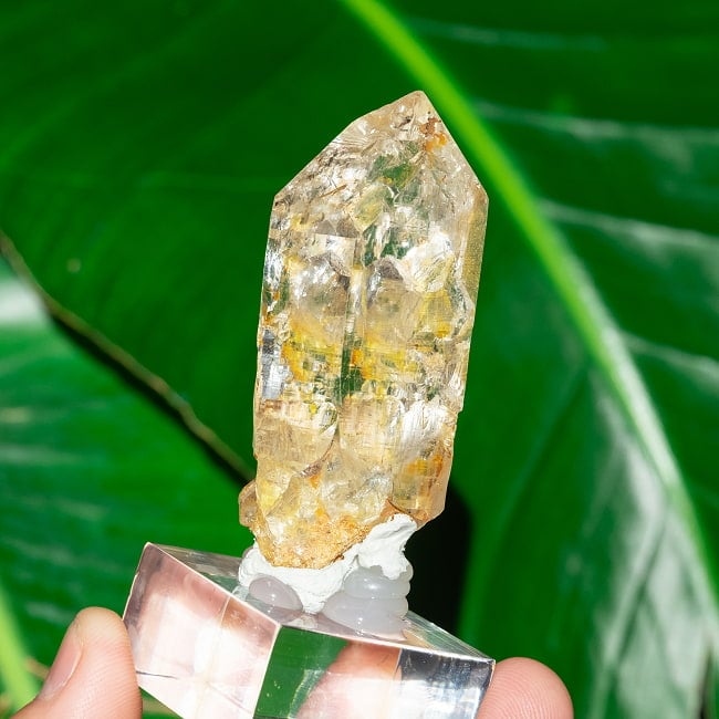 【一点物】 ヒマラヤ水晶原石 【63g】ポイント・透明・レシーバー・バーコード・レインボー・貫入り 7 - 太陽光にかざすと美しさが際立ちます