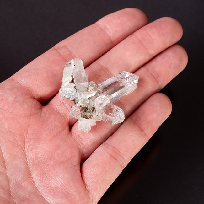 【一点物】 ヒマラヤ水晶原石 【19g】クラスター・透明・ゲートウェイ・バーコード 6 - このくらいのサイズ感になります