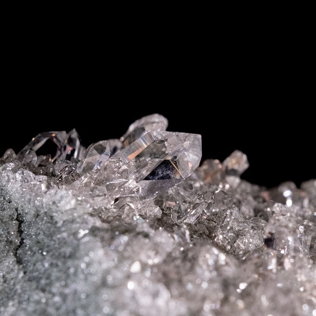 【一点物】 ヒマラヤ水晶原石 【56g】クラスター・透明 4 - 拡大写真です。抜群の透明度です。