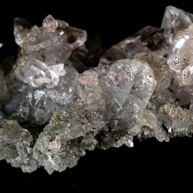 【一点物】 ヒマラヤ水晶原石 【74g】クラスター・クローライト 5 - 拡大写真です。母岩も薄く存在感があります