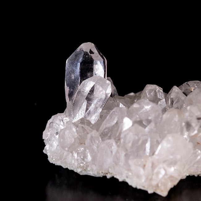 【一点物】 ヒマラヤ水晶原石 【15.5g】クラスター・タビー・バーコード 5 - 拡大写真です。タビーと言われる形をしたポイントも見られます