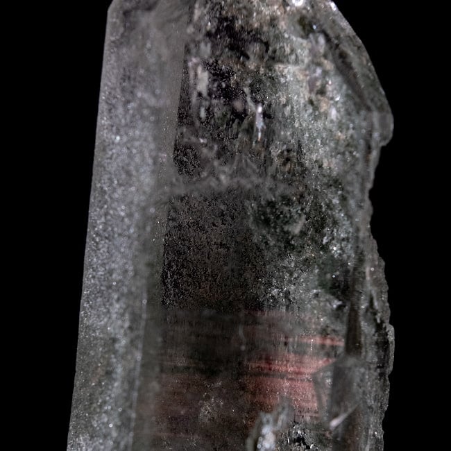 【一点物】 ヒマラヤ水晶原石 【30.5g】ポイント・透明・クローライト・バーコード・タビー 5 - 拡大写真です。透明度抜群のポイントにクローライトがガーデンの様に見え、非常にキレイです。