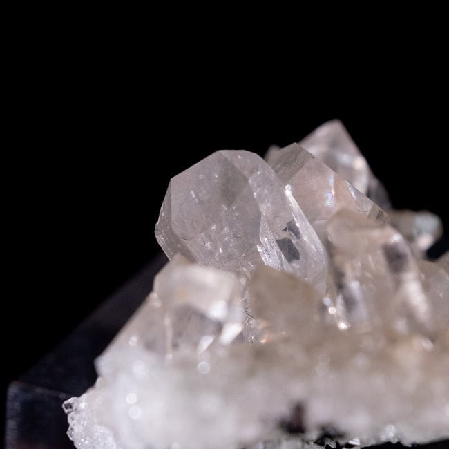 【一点物】 ヒマラヤ水晶原石 【18g】クラスター・透明・レシーバー・タビー・ダブルポイント・バーコード 5 - 拡大写真です。タビーと言われる形状の結晶も見られます。