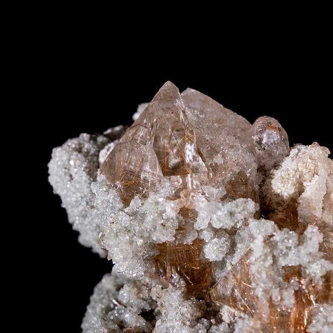 【一点物】 ヒマラヤ水晶原石 【65.5g】クラスター・ルチル・クローライト 4 - 拡大写真です。ルチルが内包されているのも確認出来ます