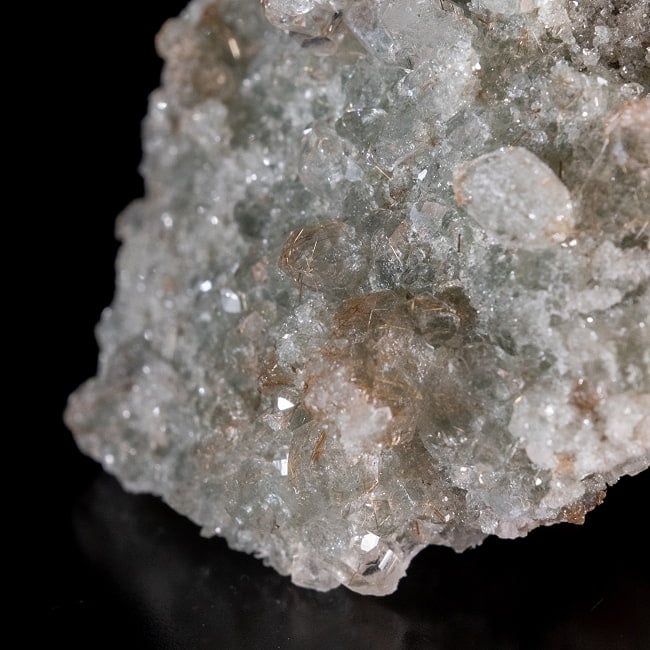 【一点物】 ヒマラヤ水晶原石 【65.5g】クラスター・ルチル・クローライト 5 - 拡大写真です。ルチルが内包されているのも確認出来ます