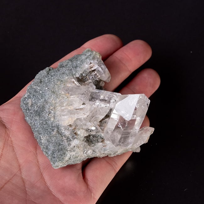 【一点物】 ヒマラヤ水晶原石 【121g】クラスター・透明・タビー・レシーバー・バーコード 7 - このくらいのサイズ感になります