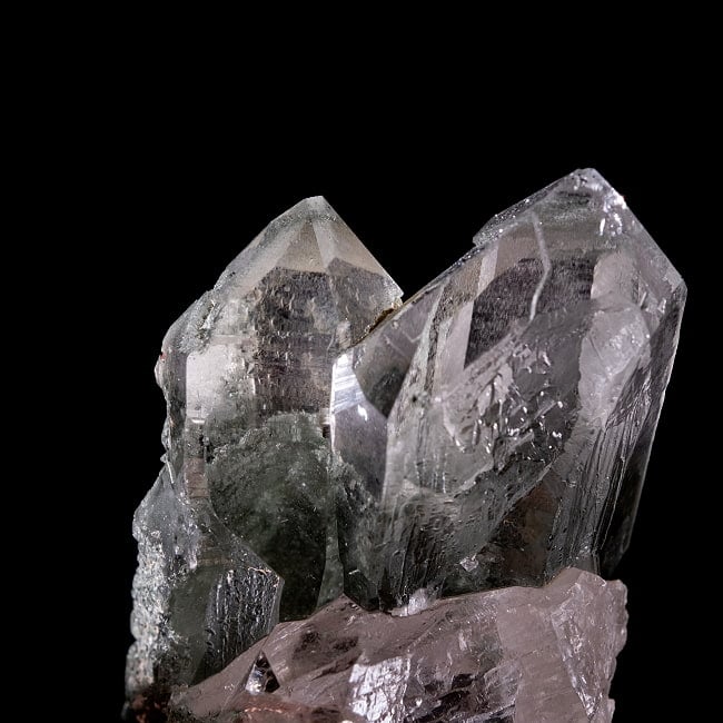 【一点物】 ヒマラヤ水晶原石 【133.5g】ポイント・クローライト・ツイン・ファントム・セルフヒールド・バーコード 6 - 拡大写真です。抜群の透明度で、クローライトのグリーンがファントムの形状になっているのが確認出来ます