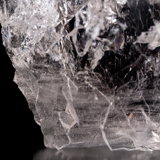 【一点物】 ヒマラヤ水晶原石 【354.5g】ポイント・透明・ファーデン・レインボー 5 - 拡大写真です。抜群の透明度でファーデンと言われる模様も確認出来ます