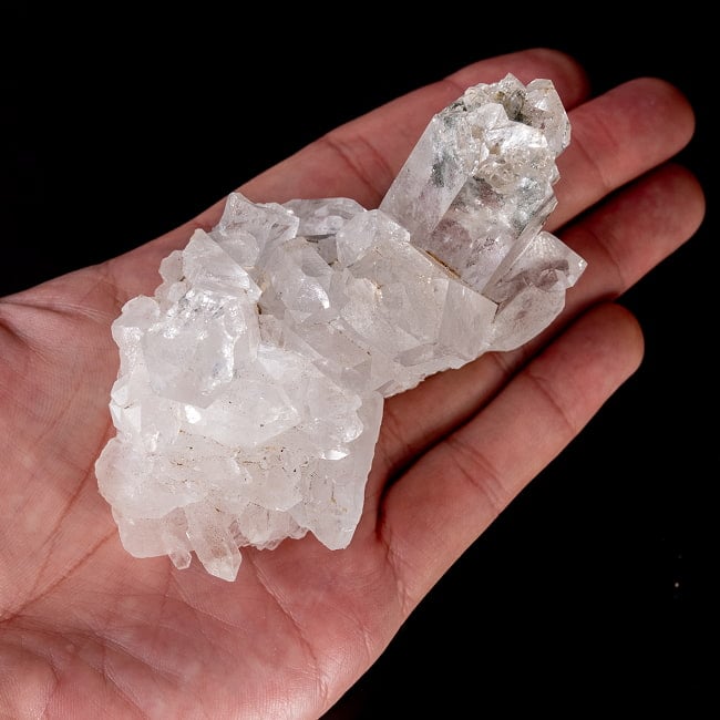 【一点物】 ヒマラヤ水晶原石 【204g】クラスター・透明・クローライト・貫入り・レインボー 7 - このくらいのサイズ感になります